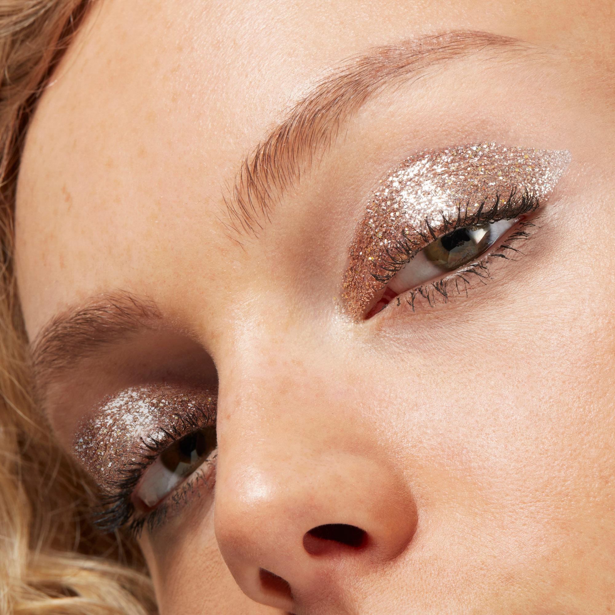 Valentino-Dreamdust-Eye-Glitter-2-3614273230704-Wearable1_0