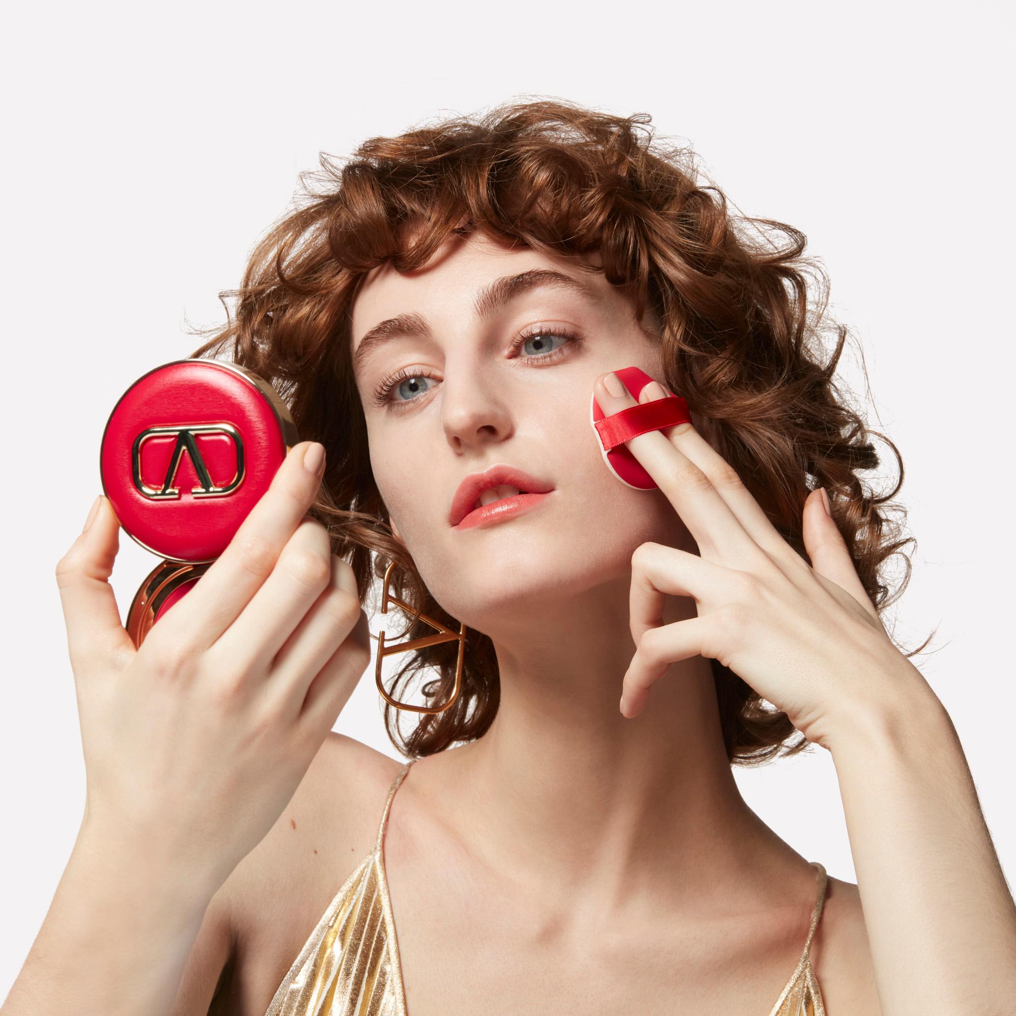 Valentino-Go-Cushion-LA1-4935421758710-ApplicationUsage_0